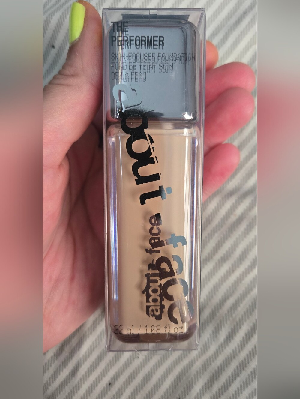 About Face The Performer Skin-Focused Foundation - L2 NEUTRAL